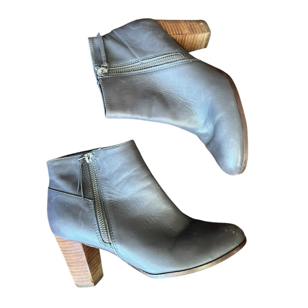 Cole Haan Gray Leather Ankle Booties size 7.5B